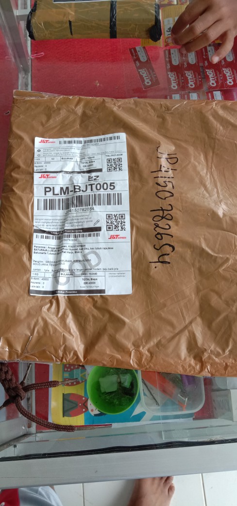 Baju Batik Pria Lengan Pendek Modern. Baju Batik Pria Lengan Pendek Model Terbaru. Baju Batik Trendi