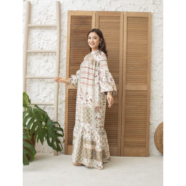 NEW wearing klamby MINOR BLIND SALE amanda dress in almond latte size M