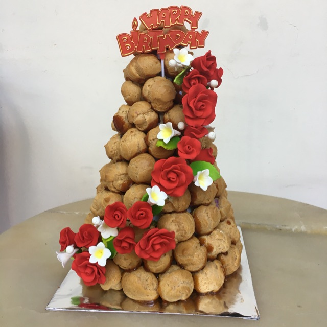 

Croquembouche