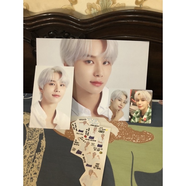 SG22 NCT127 READY STOCK JUNGWOO YUTA JOHNNY TAEIL brochure
