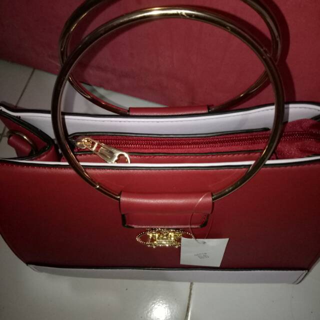 Tas import Prada..cantik lho say