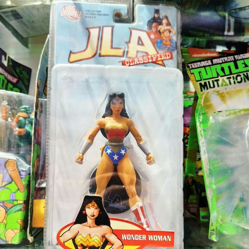 mainan figurepower girl
Dc direct
batman vs superman
dc comics