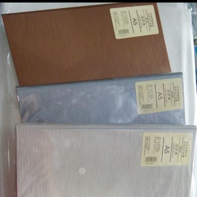 

Map looseleaf a5 bahan plastik tebal metalic metalik ring plastik wengu ( rosegold / silver / gading)