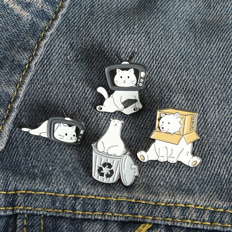 Bros Pin Enamel Desain Kartun Hewan Kucing / Tv / Beruang Untuk Hadiah