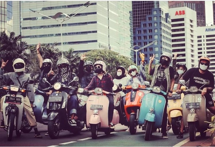 (elt) Peralatan Makan Set Piring Sendok Garpu Mangkuk Cup Gambar Dino Lucu