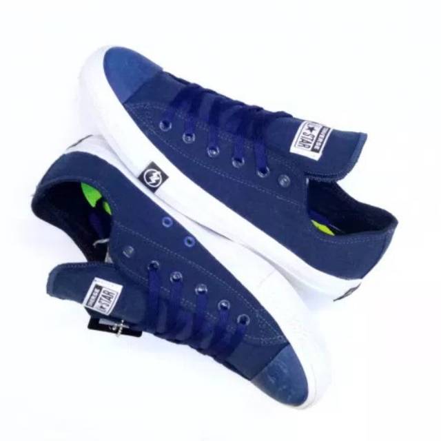 SEPATU CONVERSE CHUCK TAYLOR II PETIR NAVY/BIRU/DONGKER/SEPATU KEREN