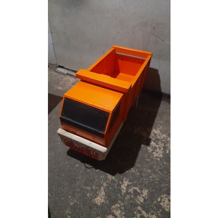 MOBIL TRUK DARI KAYU