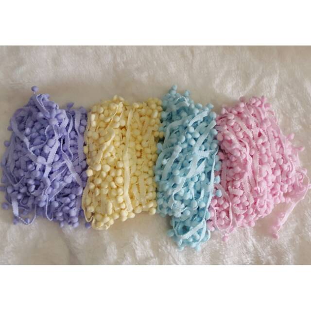 Renda pompom warna pastel