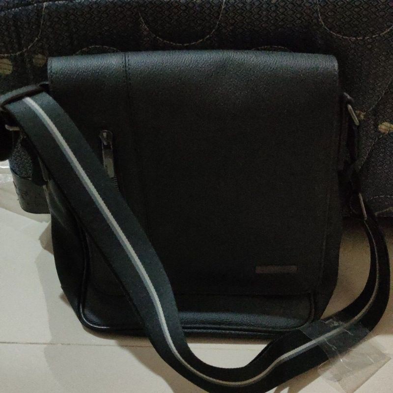 tas pria merk bonia ori
