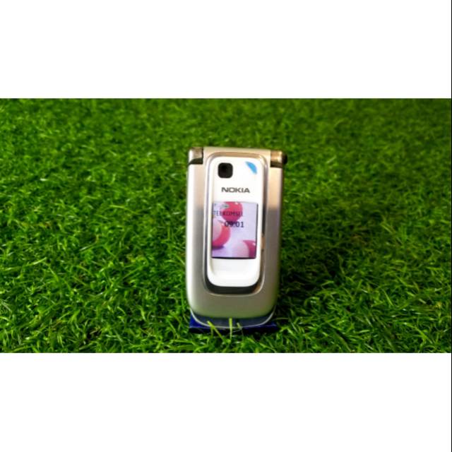 HP Jadul Nokia 6131 Lipat Flip Silver Original Not 7070 atau N93 atau 6101 Atau N90 Atau 6103