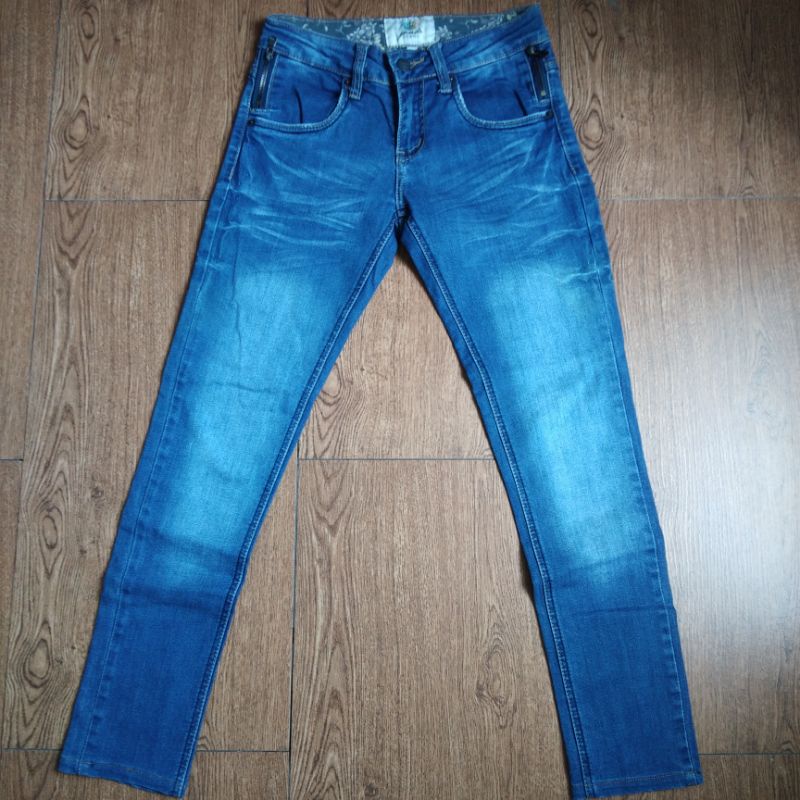 Preloved Gaudi Jeans Wanita