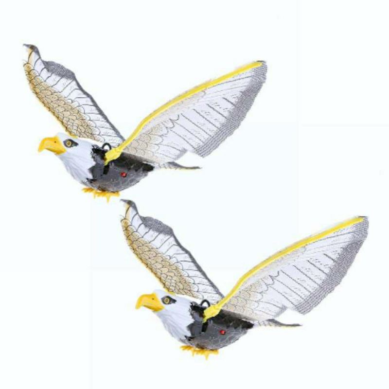 Mainan burung elang terbang dan berputar burung elang gantung