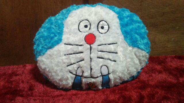 Bantal Doraemon