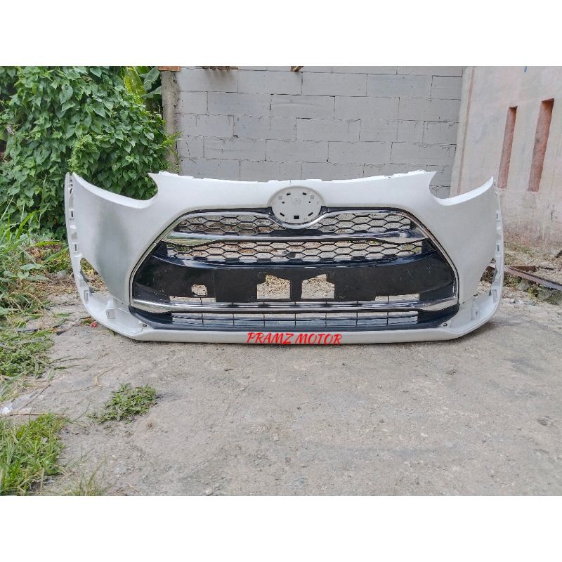 Bumper bemper depan SIENTA Q set Grill