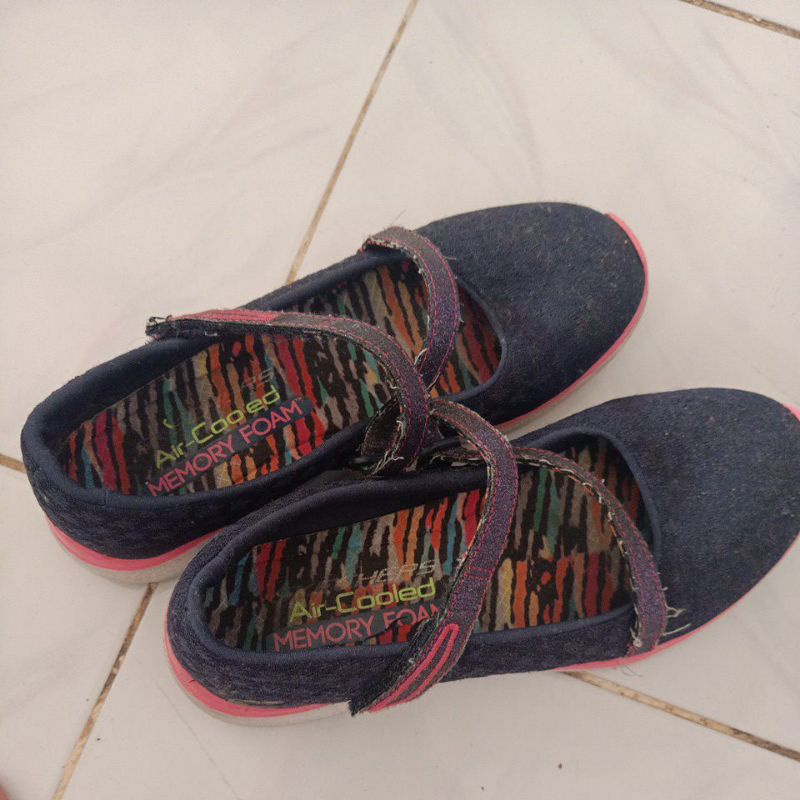 Prelove ,, sepatu skechers anak