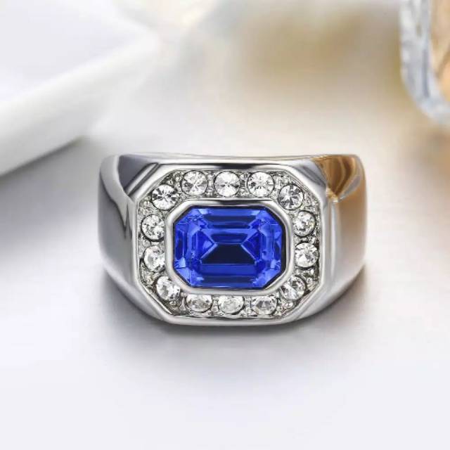 Cincin perak batu blue safir singapura. Berlian imitasi import