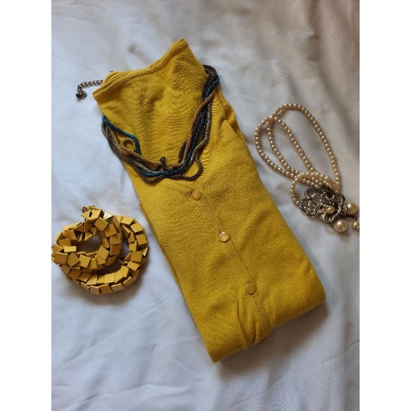 cardigan kuning