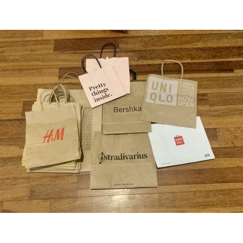 

[Bekas] Paper Bag Brand H&m, Stradivarius, Bershka, Uniqlo, Sociola, Miniso (Baca Deskripsi)