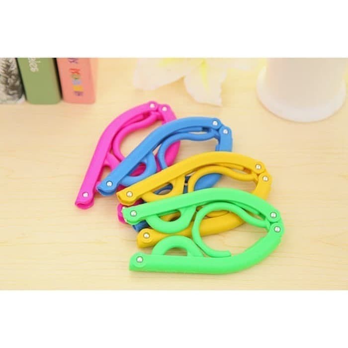 Hanger Lipat Portable Gantungan Jemuran Baju Travel Foldable