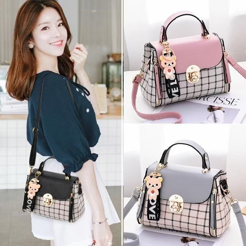 Tas Wanita / Tas Selempang Kuncin Burberry / Tas Bahu Wanita Terbaru