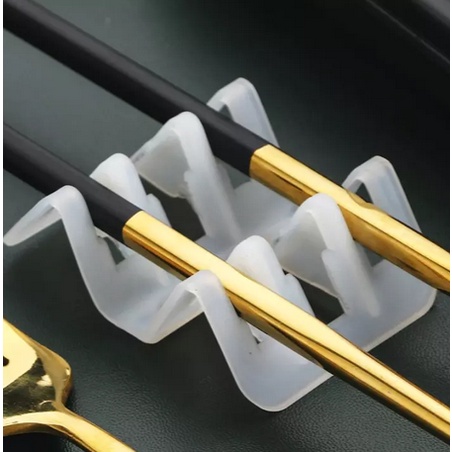 Set Alat Makan Korea Stainless, Box Sendok Garpu Sumpit Gold Oval 4 in 1 Portable-1