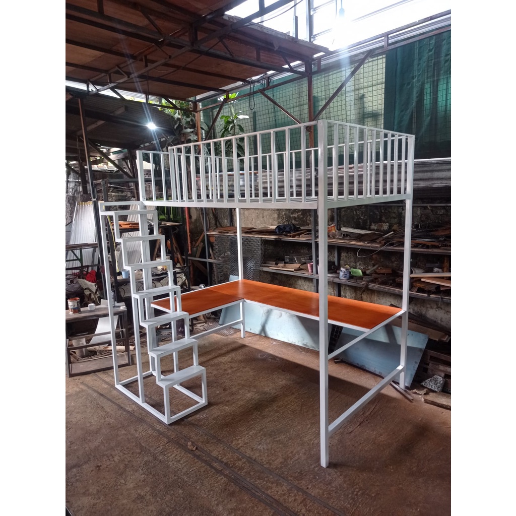 Ranjang Tingkat Besi Tangga Trap Dengan Meja L Custom
