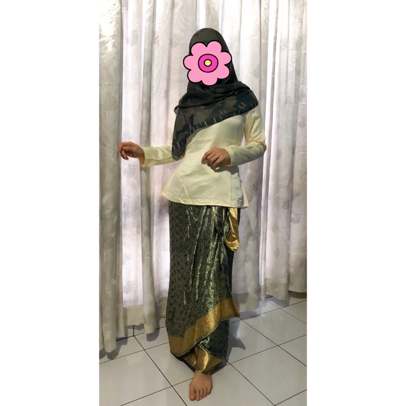 Blus Polos / Rok Batik