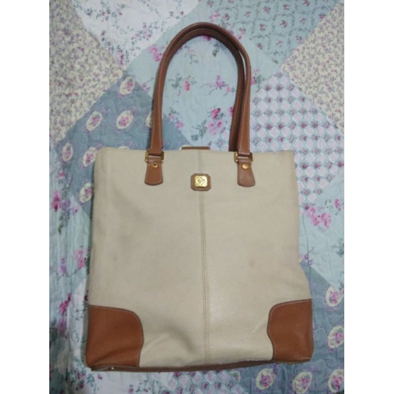 Kulit asli merk Capacci