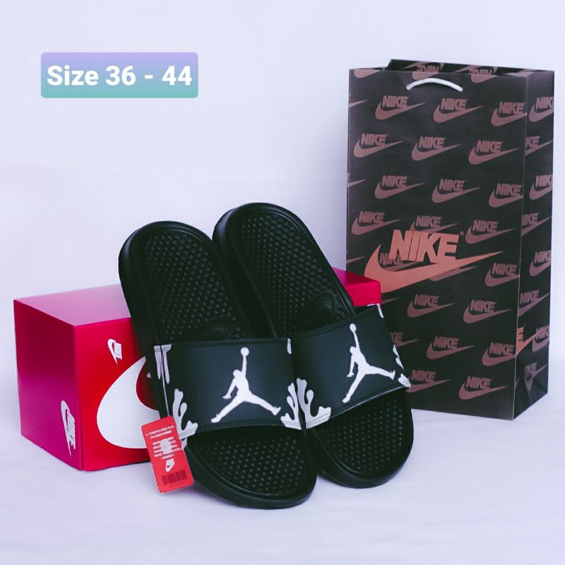 Sandal Slop Terbaru Air Jordan Premium. Sendal Sporty Pria Wanita. Sandal Slide Slip On Premium.