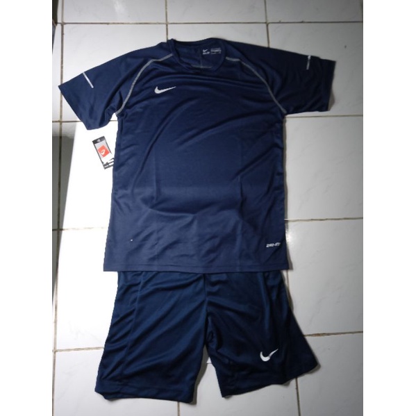 ONE SET ( BAJU DAN CELANA ) PAKAIAN OLAHRAGA DEWASA NIKE RUNNING LARI SEPAKBOLA FUTSAL PRIA WANITA-1