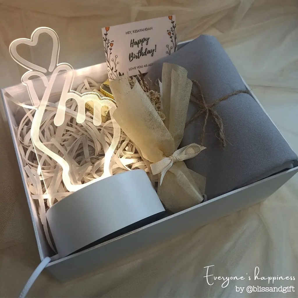 

Blissbox Saranghaeyo (Hampers/Gift Box /Kado UlTah/Kado Wisuda/Kado Anniversary/Souvenir)