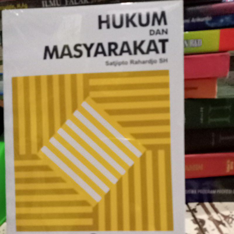 HUKUM dan MASYARAKAT