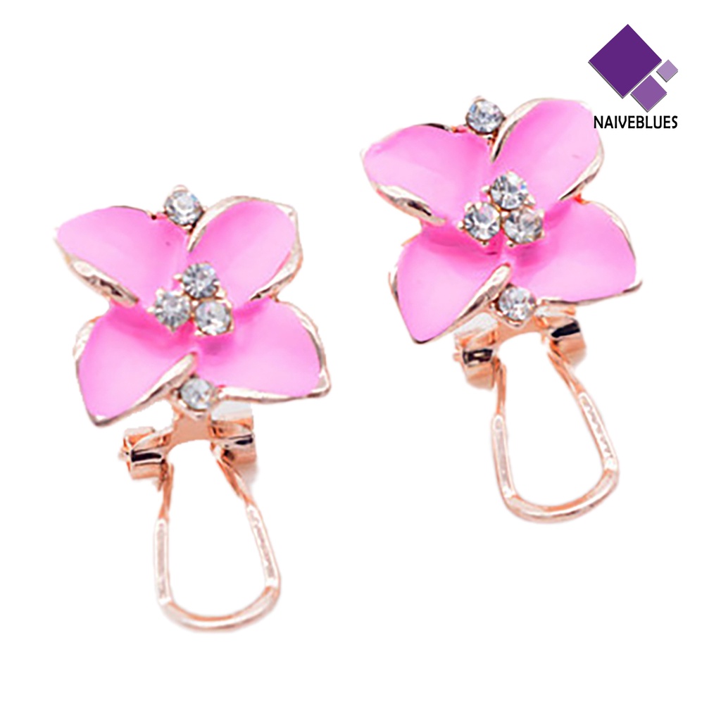 Anting Enamel Bentuk Clover Aksen Berlian Imitasi Untuk Wanita