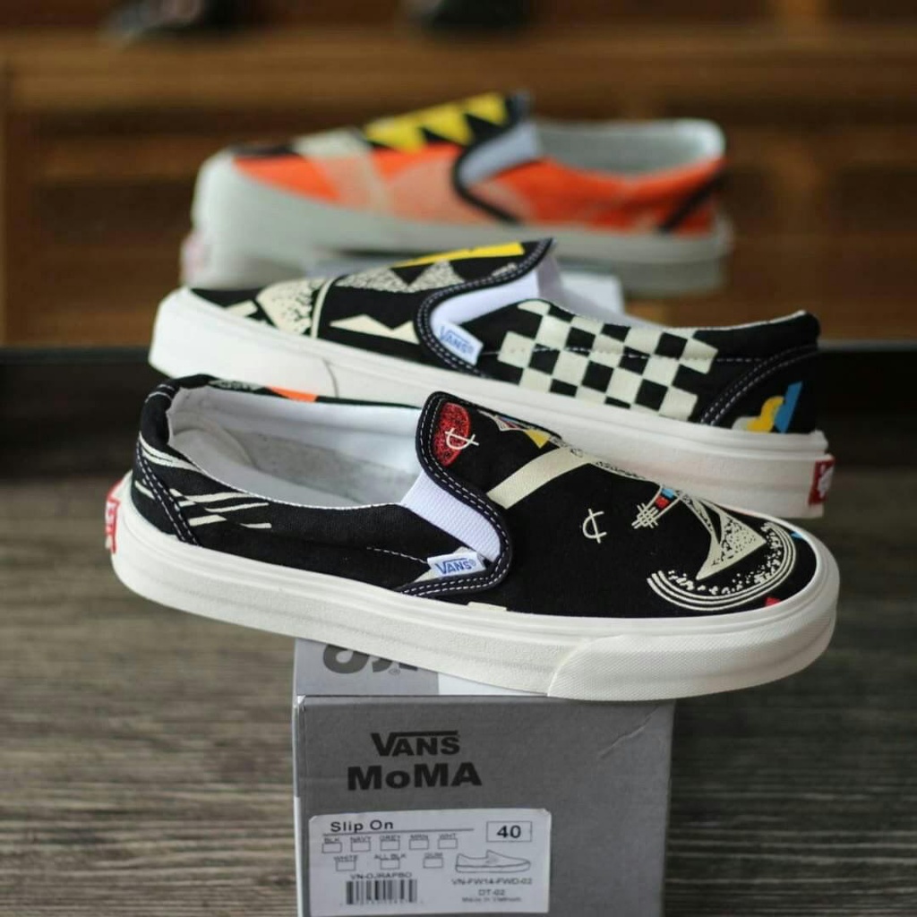 sepatu vans slip on moma