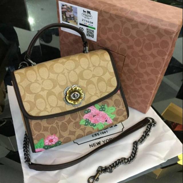 TAS C*ACH FLOWERS