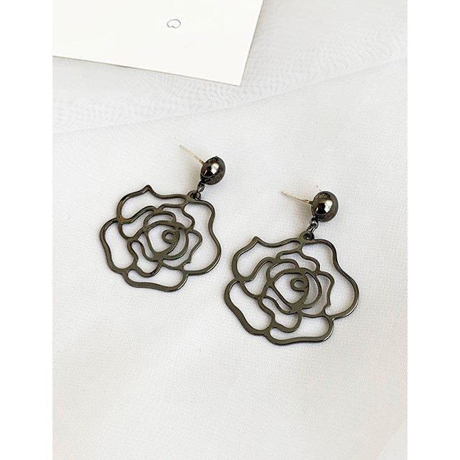 LRC Anting Tusuk Fashion Color Alloy Hollow Flower Stud Earrings D63496