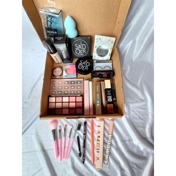 Beauty Make Up Set 20in1 Paket Seserahan Lamaran Alat Kosmetik Makeup Lengkap Komplit Murah Original Import Kado Perlengkapan Wanita Terlaris