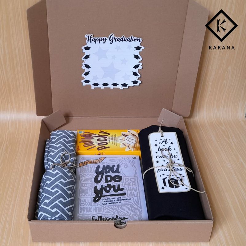 

Book Hampers/Kado Wisuda - Graduation Gift T3