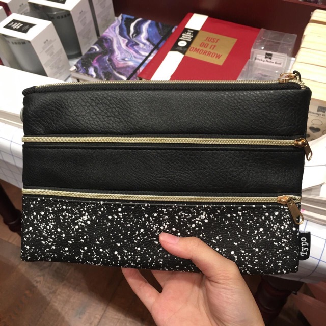 PENCIL CASE TYPO