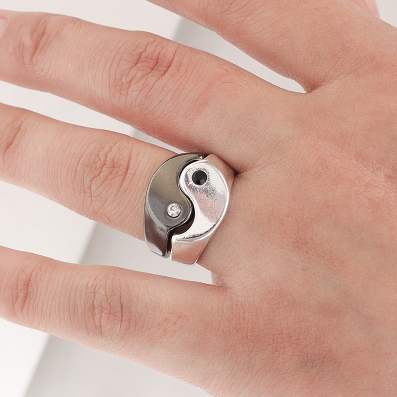 1pc Cincin Jari Bahan Alloy Warna Hitam Silver Untuk Pasangan