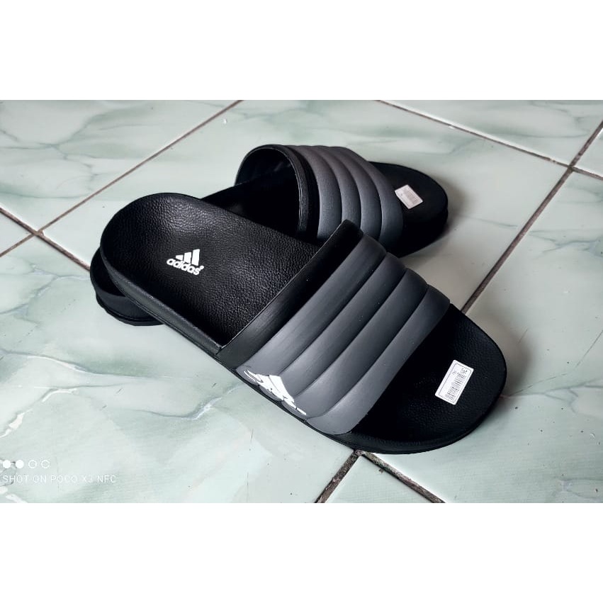 SANDAL SLOP PRIA GARIS KODE 12