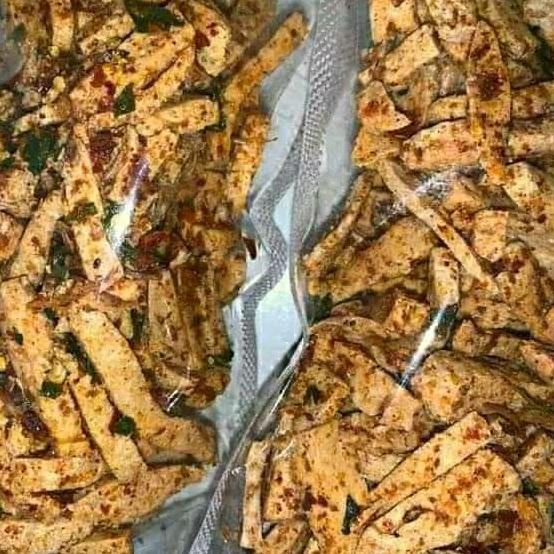 

Grosir Basreng stik Bumbu Basah Daun jeruk/Basreng pedas 100 gram