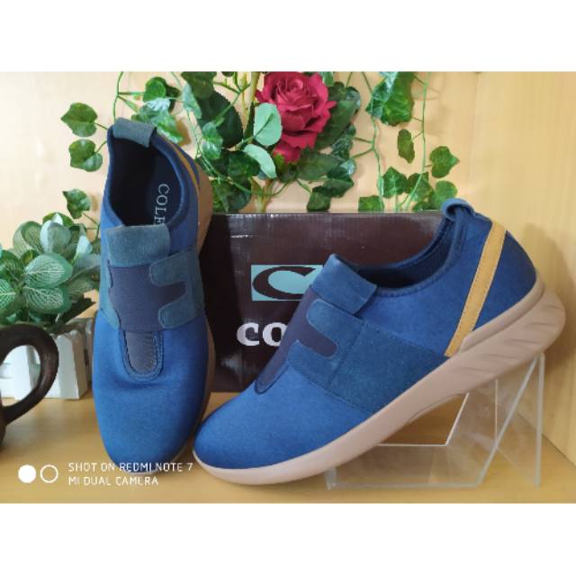 Sepatu slip on formal cole