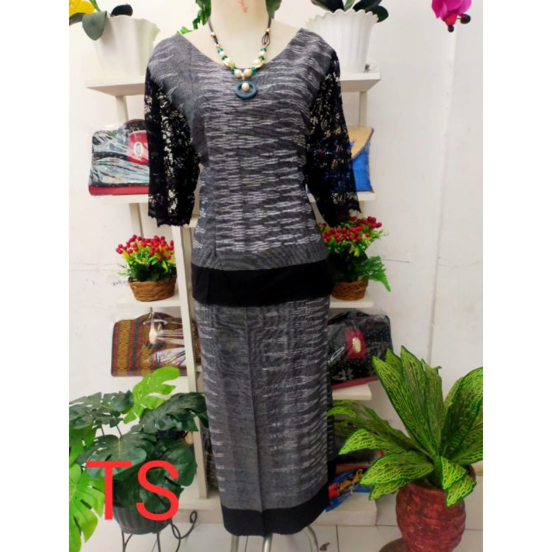 setelan etnik dan dress etnik motif sibolang rasta