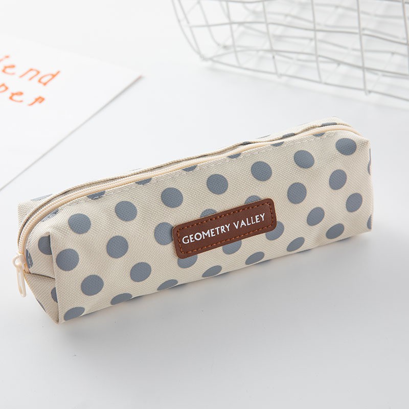 ATM.Medan Tempat Pensil Kanvas Monokrom-A