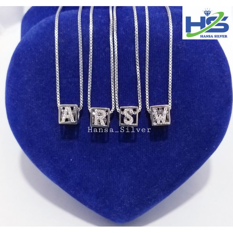 Kalung Perak Wanita Silver Asli Lapis Emas Putih Italy Liontin Dadu Huruf Alfabet A R S W