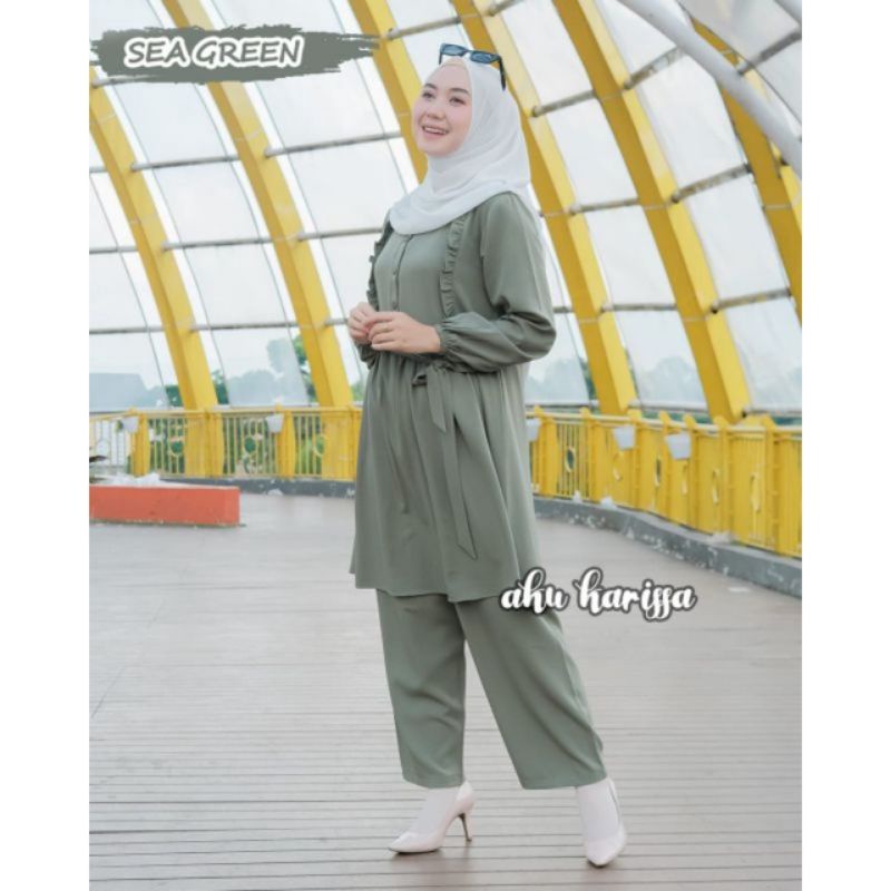 ONE SET/SETELAN CELANA ORI AKU KARISSA