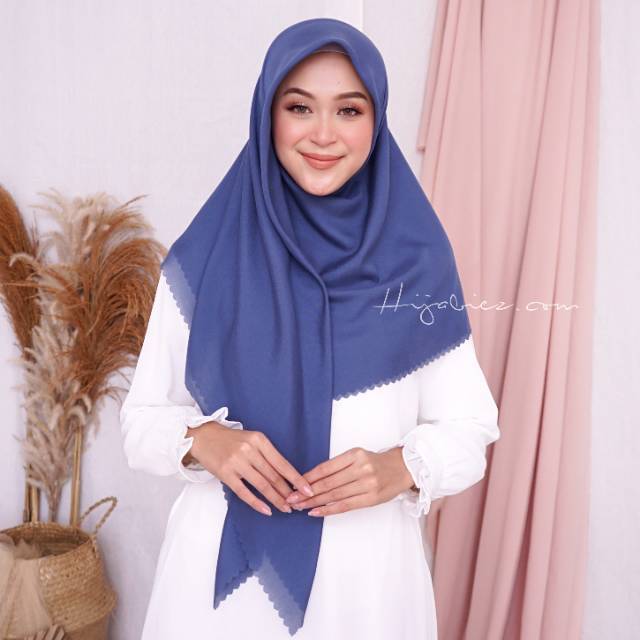HIJAB VOAL PLATINUM SEGI EMPAT POLOS LASER CUT HIJABIEZ  