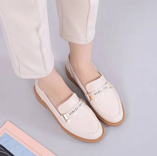 Sepatu loafers wanita / sepatu fashion wanita / sepatu loafers Pointed Toe Bahan Kulit PU