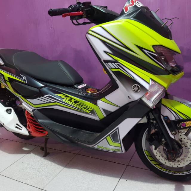Decal Nmax putih